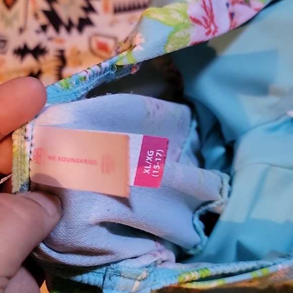 Dress - Picture 3 of 3